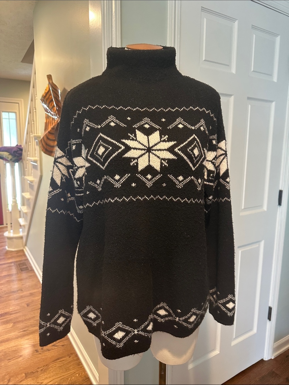 EUC Black & White Nordic Turtleneck Sweater fair isle mock neck